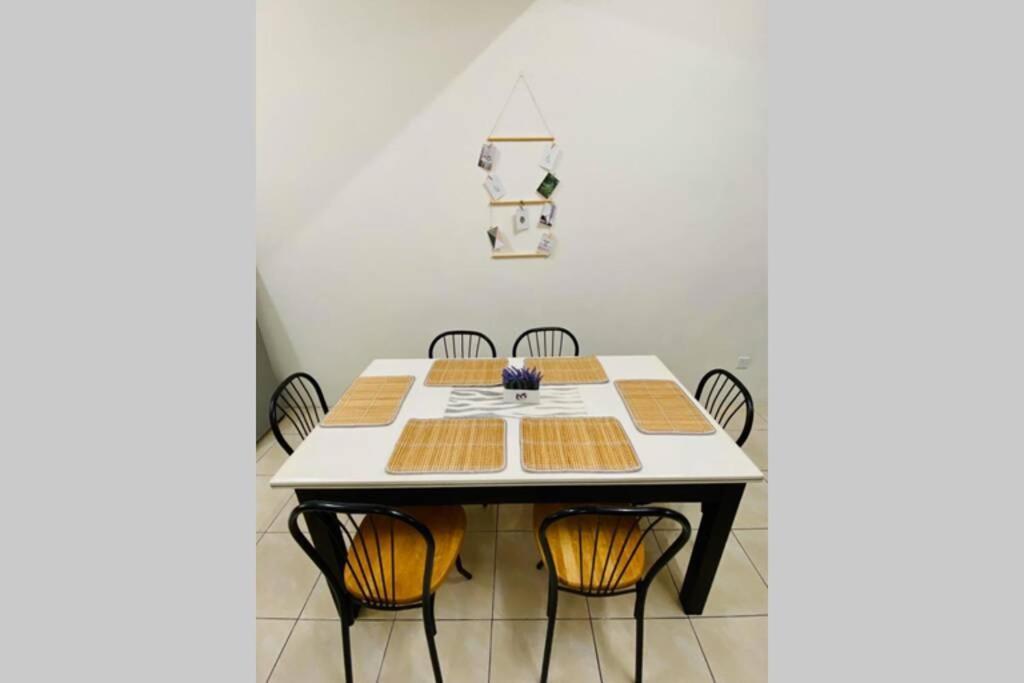 Lily Vacation Home At Cameron Highlands - 12 Pax,Free Wifi W Carporch Tanah Rata Kültér fotó