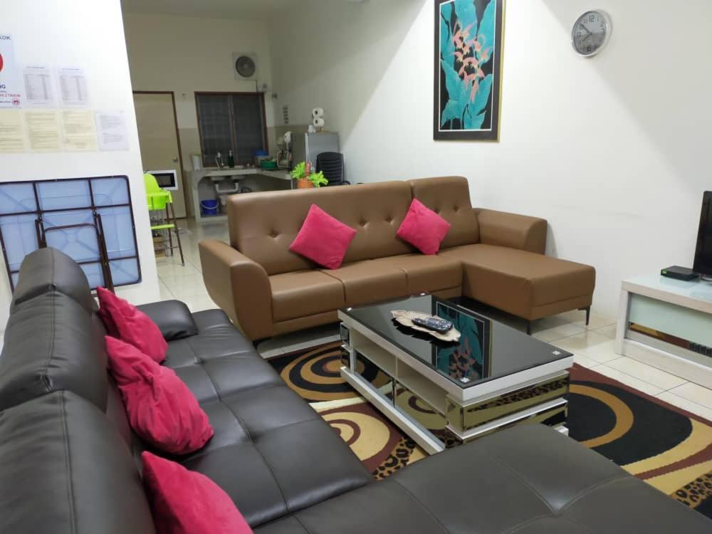 Lily Vacation Home At Cameron Highlands - 12 Pax,Free Wifi W Carporch Tanah Rata Kültér fotó